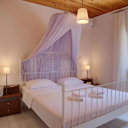 Agia Triada * Koróni