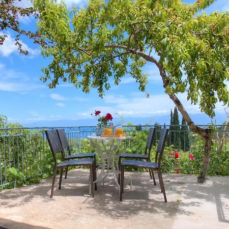 Nyaraló Agia Triada *